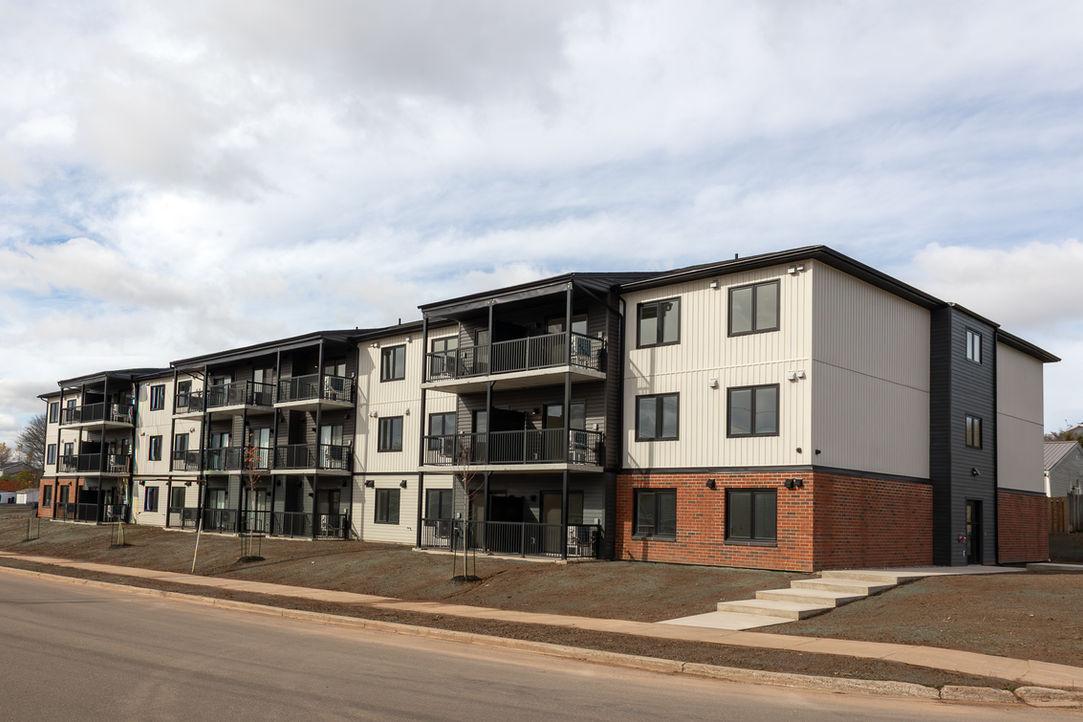 305 Highlandview main photo