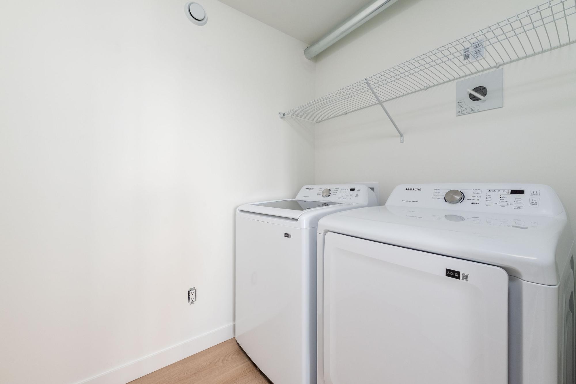 305 Highlandview photo 1