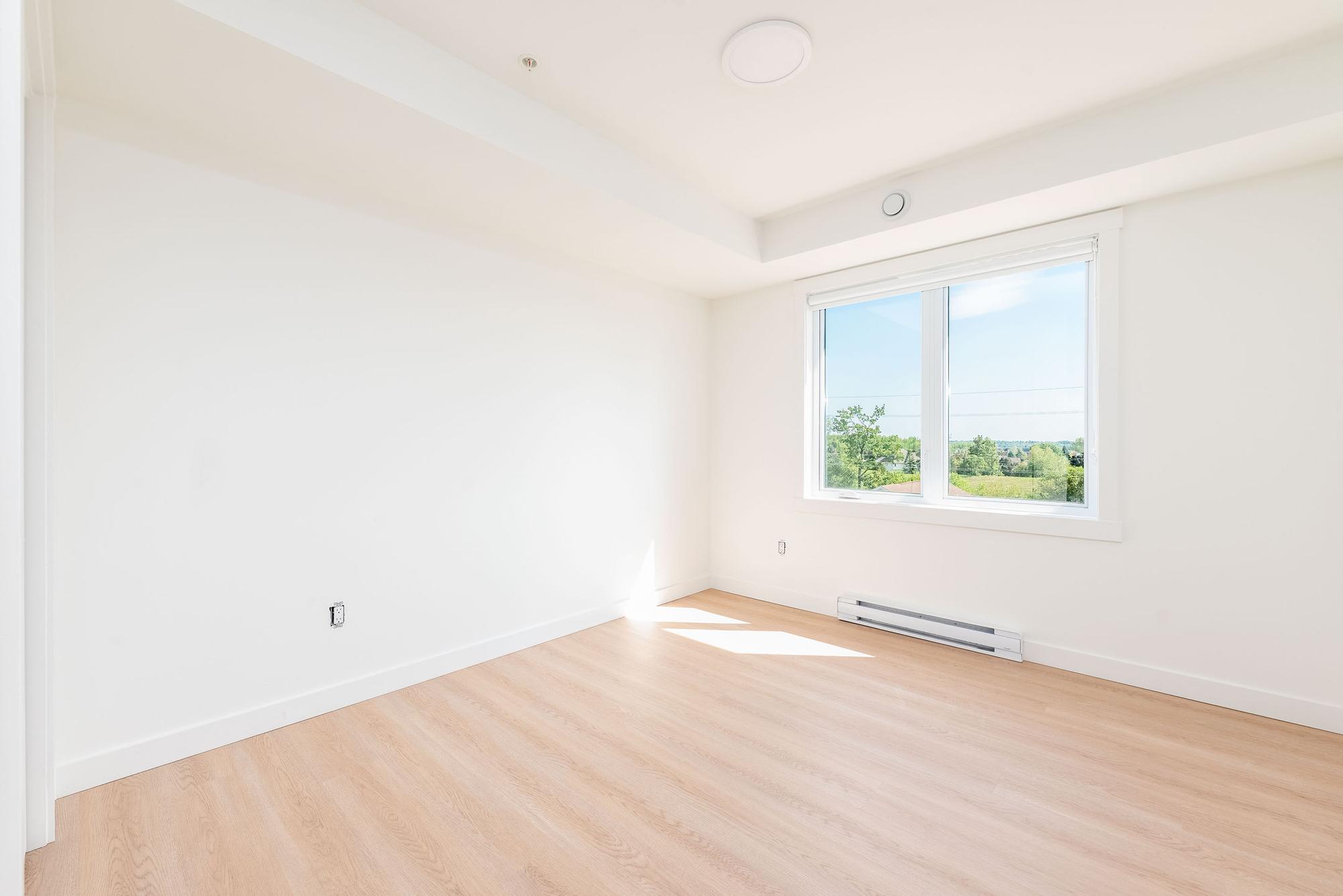 305 Highlandview photo 2